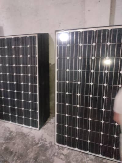 04 solar panels A class 245w 10/10 condition working