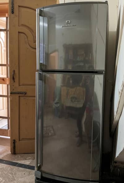 Large Dawlance Refrigerator for Sale – Good Cooling & Freezing