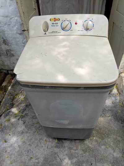 Spin Dryer Super Asia plastic body.