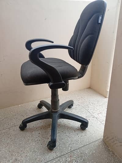 Revolving chair