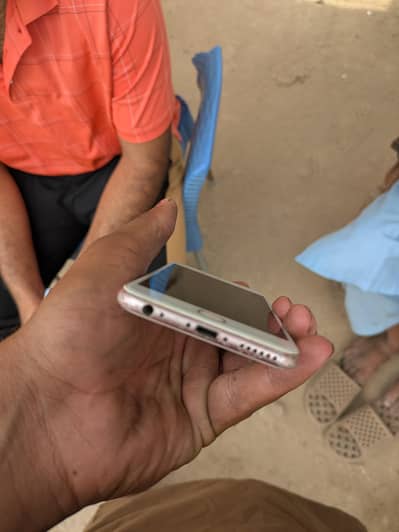 Apple iPhone 6S