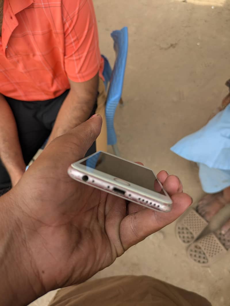 Apple iPhone 6S 0