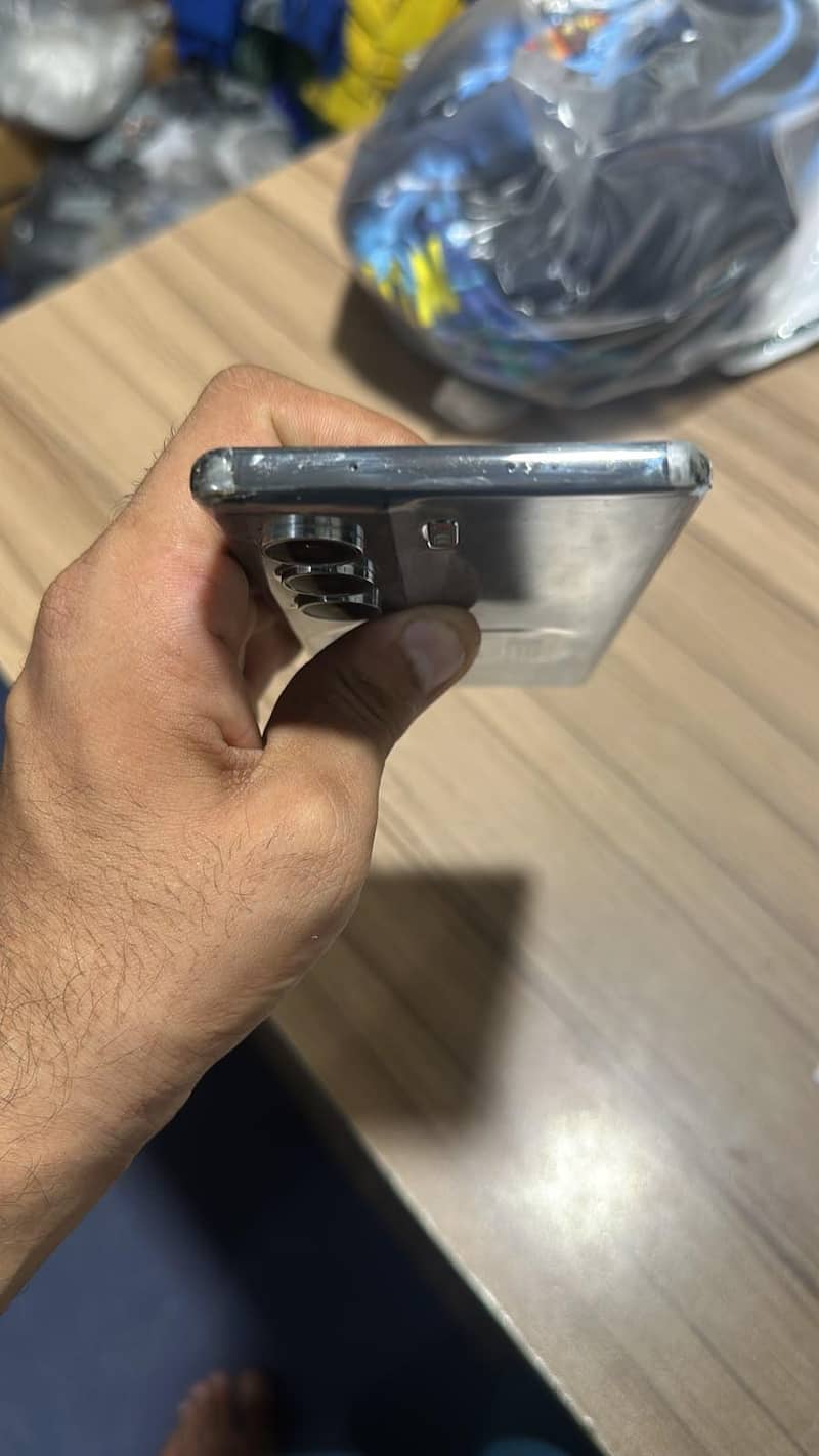 Tecno CAMON 40 Pro 0