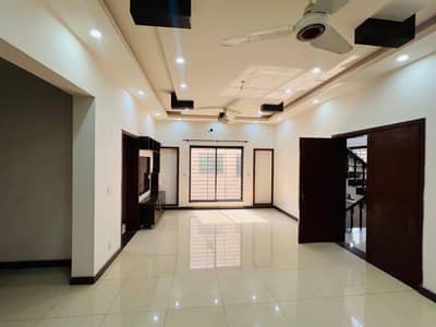 A BEAUTIFUL 14 MARLA UPPER PORTION FOR RENT