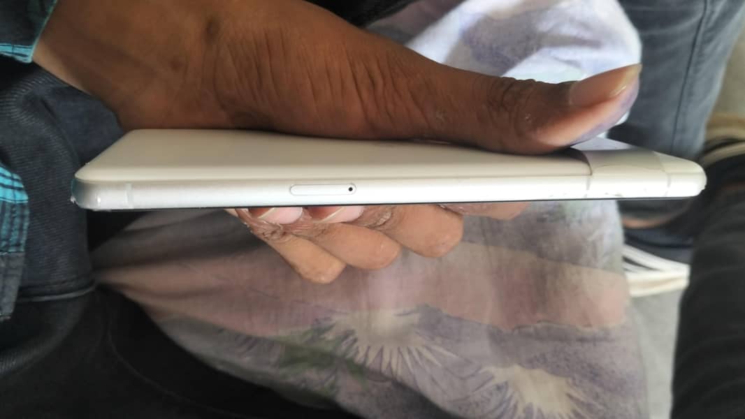 Google Pixel 7 4