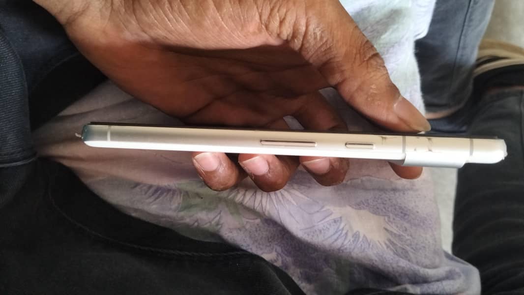 Google Pixel 7 5