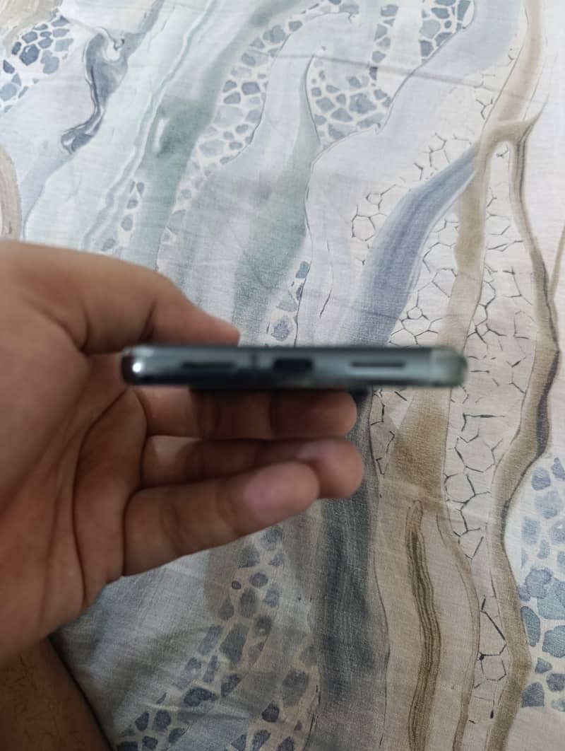 Google pixel 8 pro 1