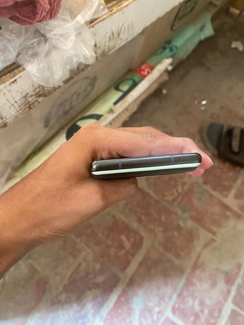 Google Pixel 6 4