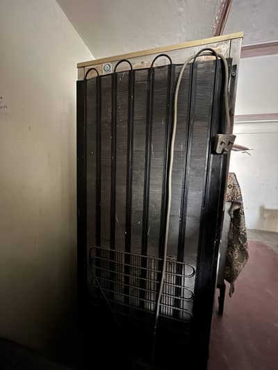 Fridge For Sale 5/10 Condition