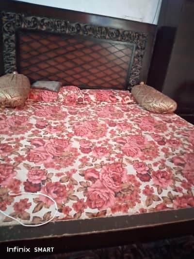 bed Almari