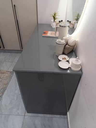 Table office and dressing