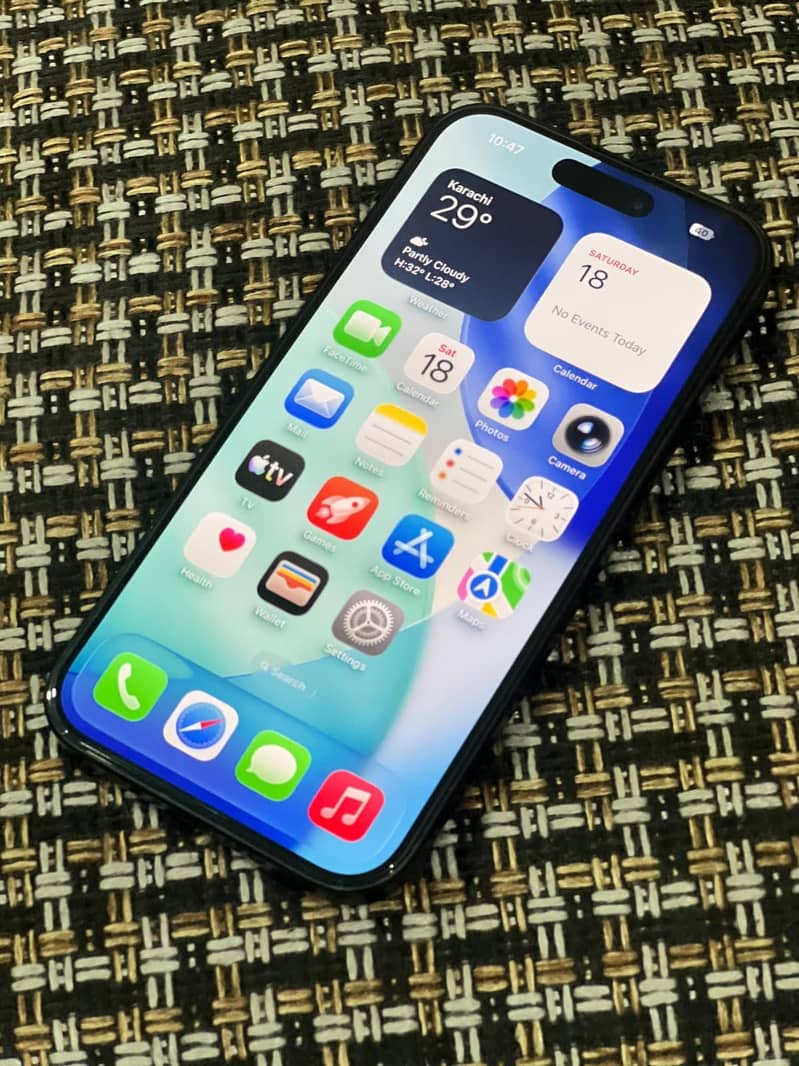 Apple iPhone 16 1