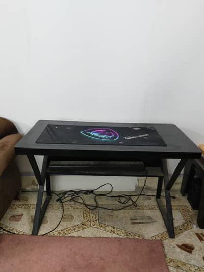 Gaming table/computer table