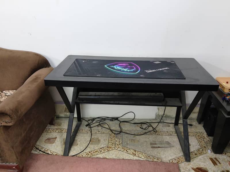 Gaming table/computer table 1