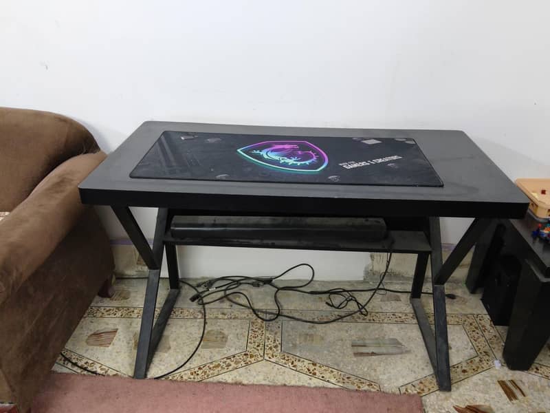 Gaming table/computer table 3