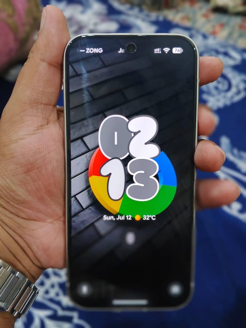 Google Pixel 9 5