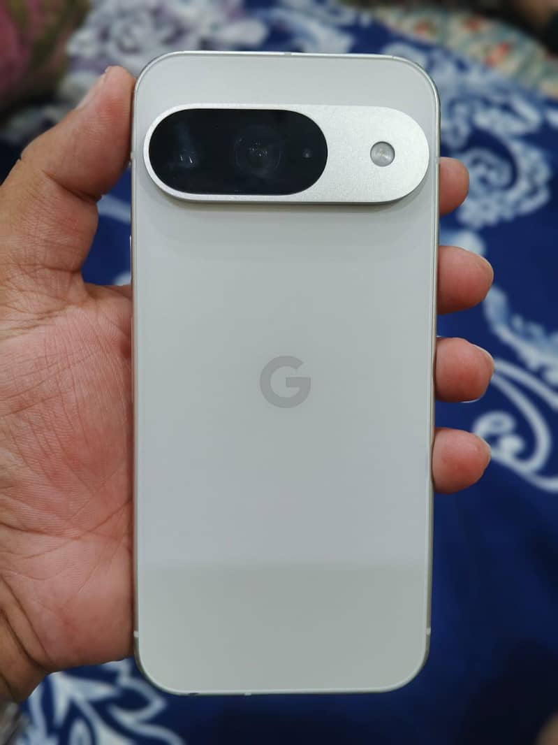 Google Pixel 9 6