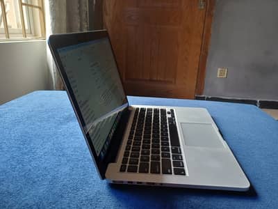 Macbook Pro Mid 2014, 13 inch, Retina Display 8gb/256gb core i5