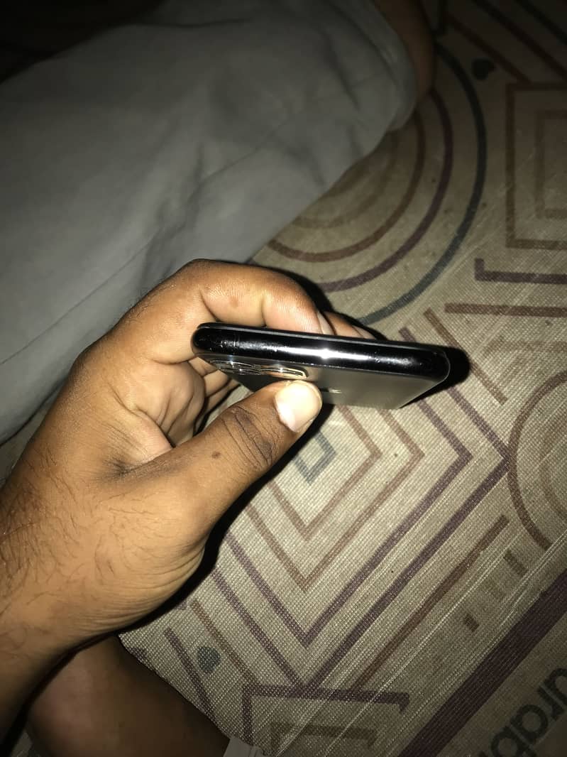 Apple iPhone 11 Pro 5