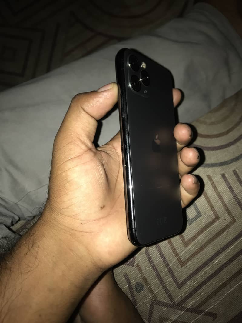 Apple iPhone 11 Pro 6