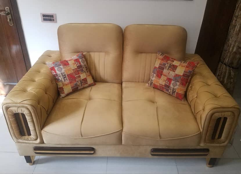 6 Seater Sofa Set – Excellent Condition 1