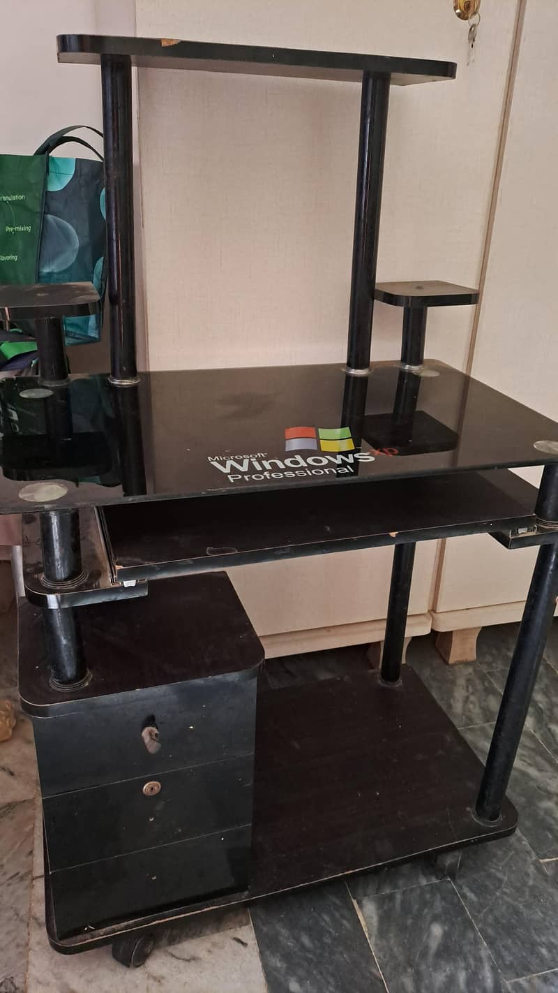computer trolley 0