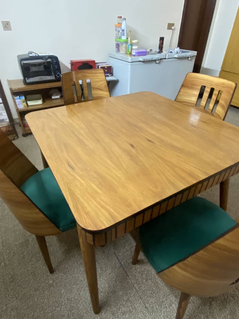 4 seater dining table 3