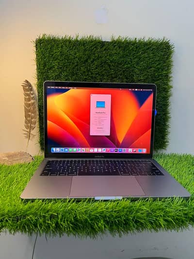 apple MacBook pro 2017 core i5/8 gb 256 gb