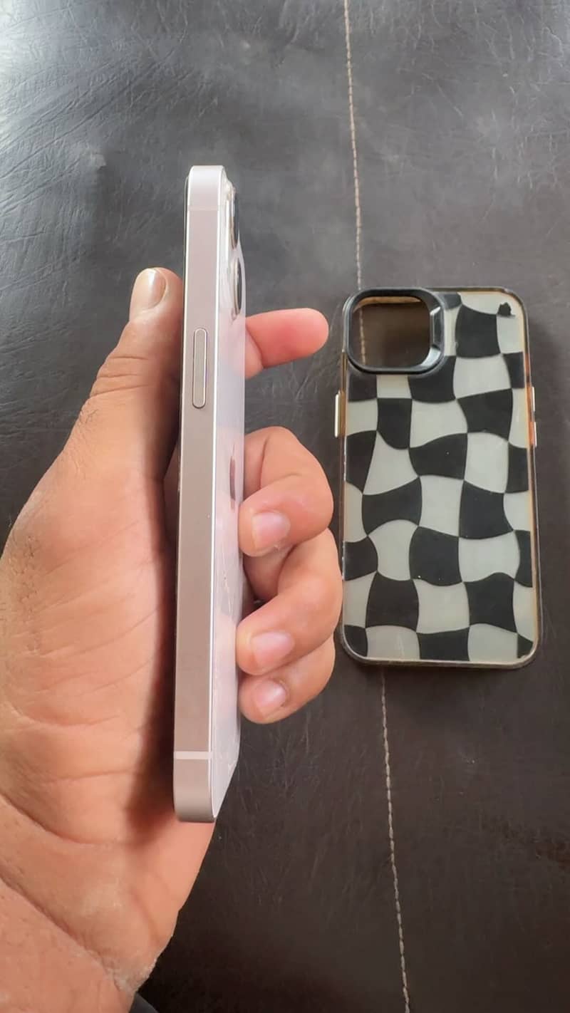Apple iPhone 13 1