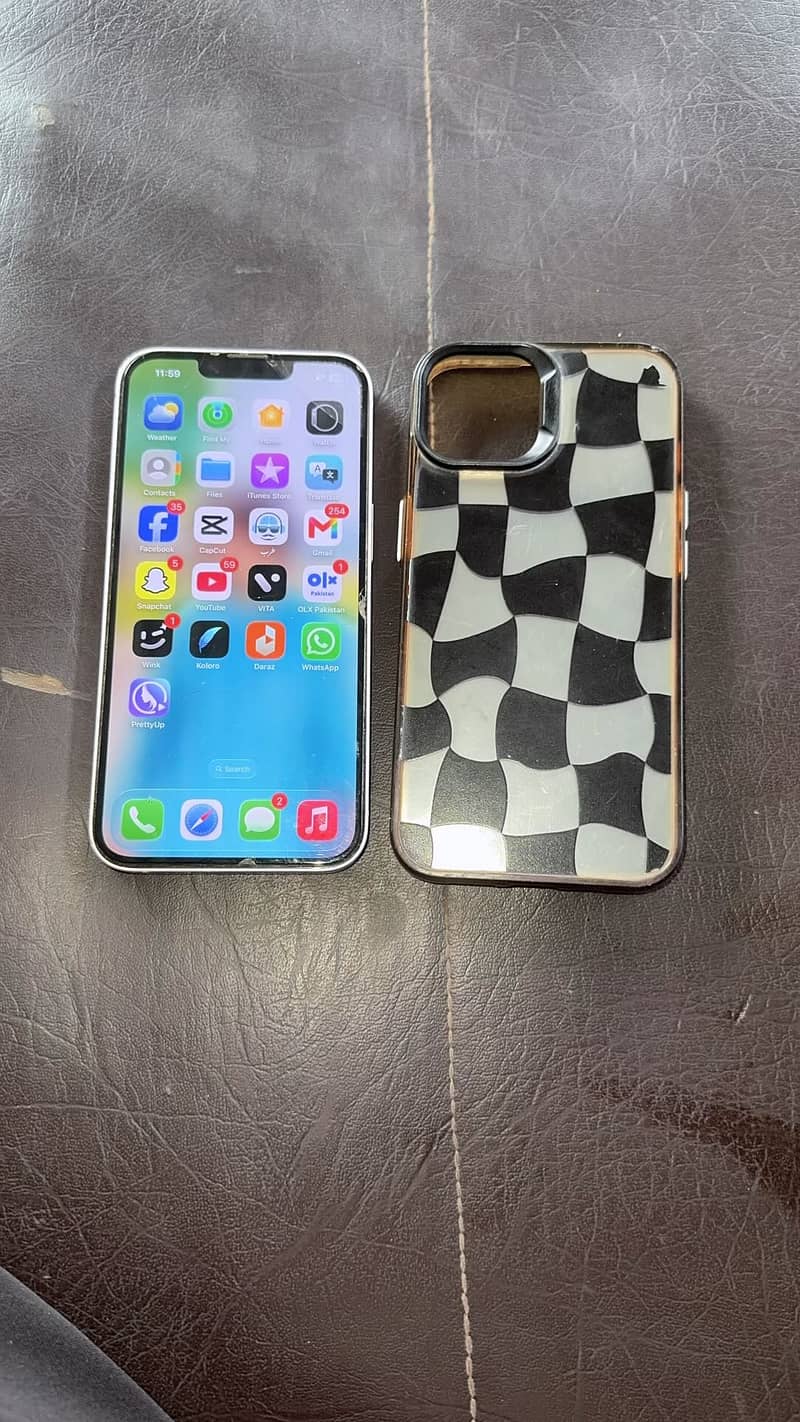 Apple iPhone 13 2