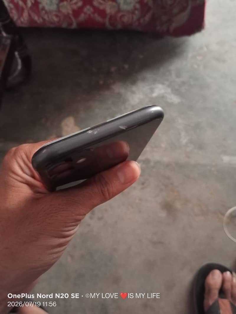 Apple iPhone 11 3