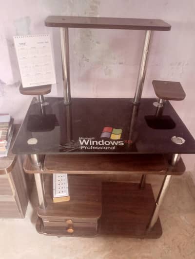 Computer table
