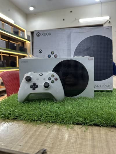 Xbox Series S 512 NVME with Original Controller Box Pack
