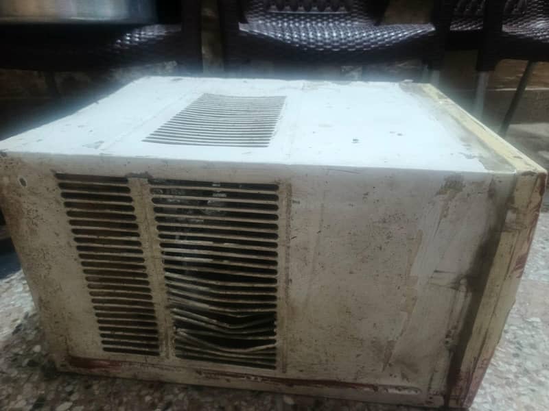 Midea Window ac  0.75 3