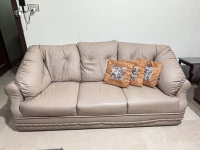 Urgent Sale – Premium 5-Seater White Leatherette Sofa | 9/10 Conditio