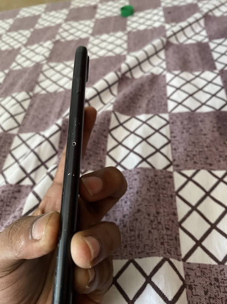 Apple iPhone 7 Plus 5