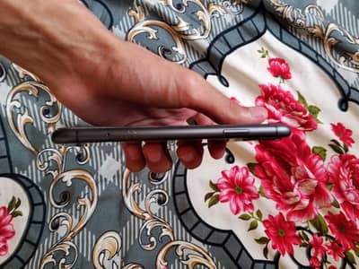 Iphone 11 condition 10by10 no open no repair