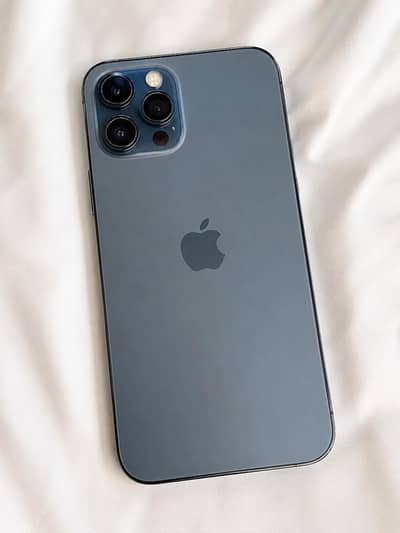 Apple iPhone 12 Pro Max (totally geninue)