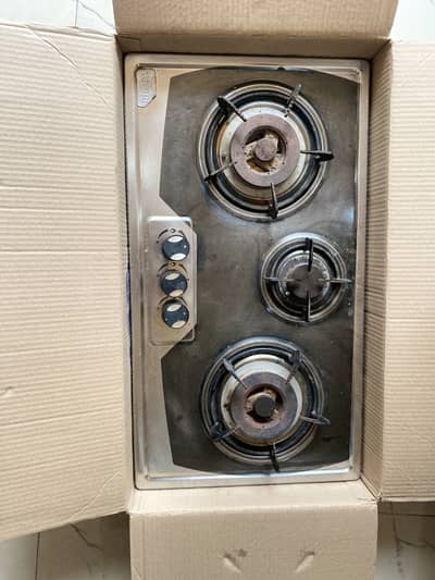 toshiba stove used all okay condition bi okay ha bss saaf hona ha