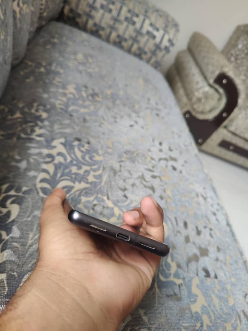 Google Pixel 7 4