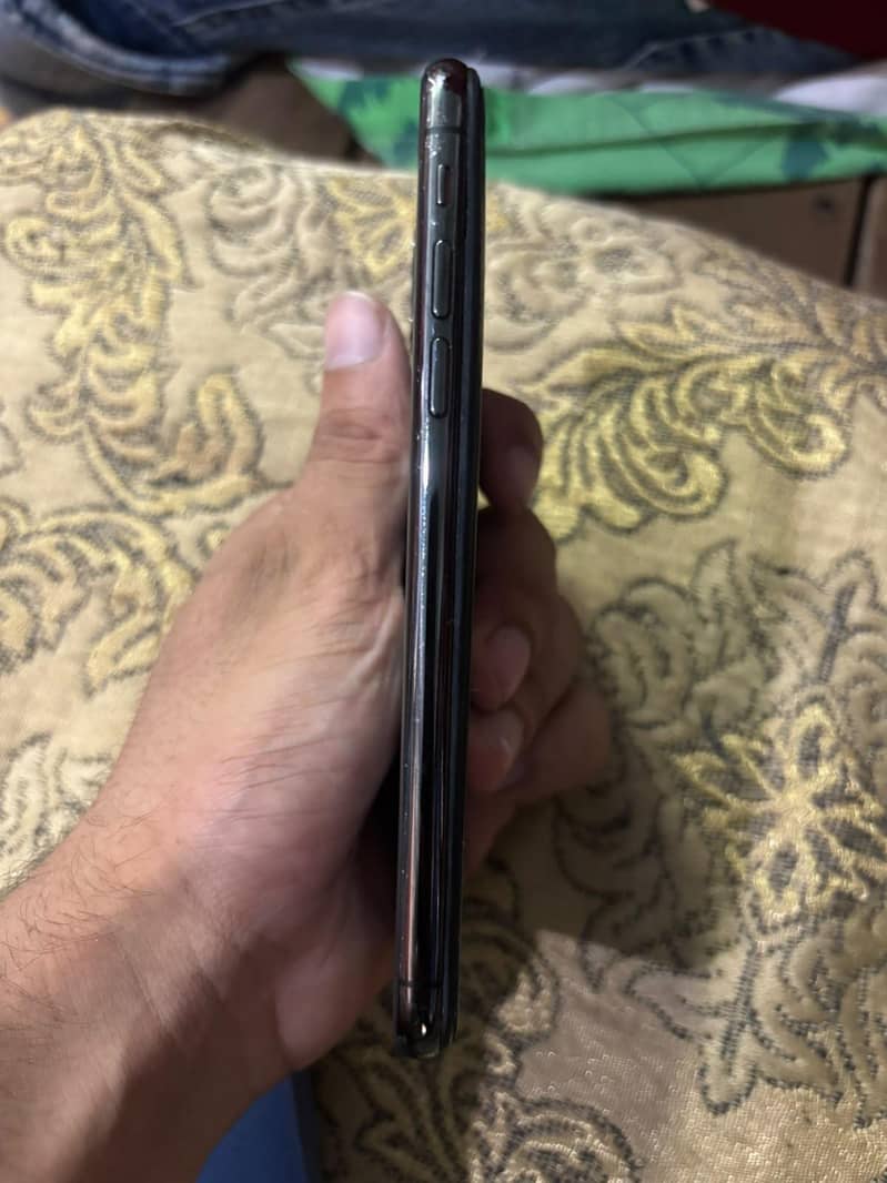 Apple iPhone X 2