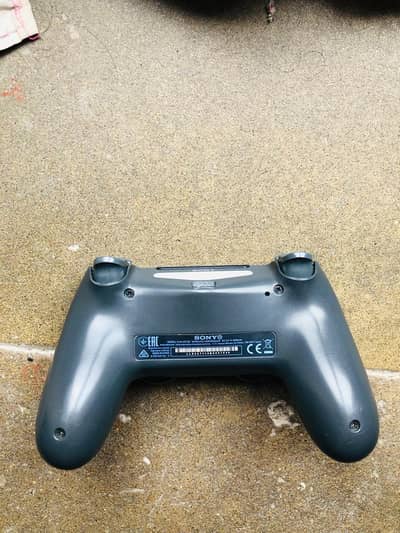 Original PS4 DualShock 4 Controller – Excellent Condition!