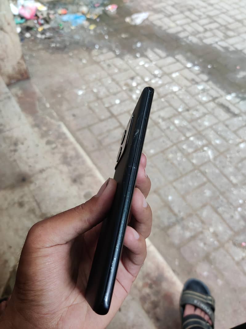 One Plus 10 Pro 4