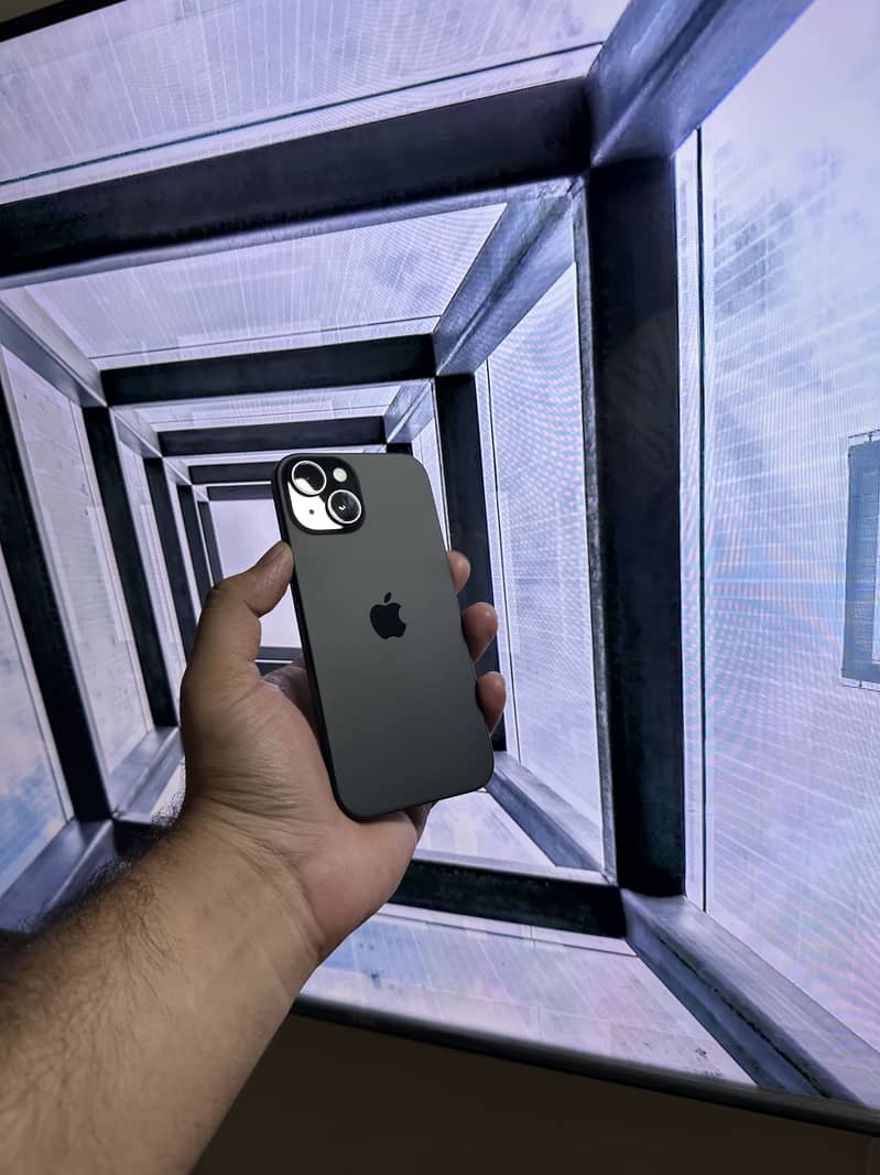 iPhone 15 2