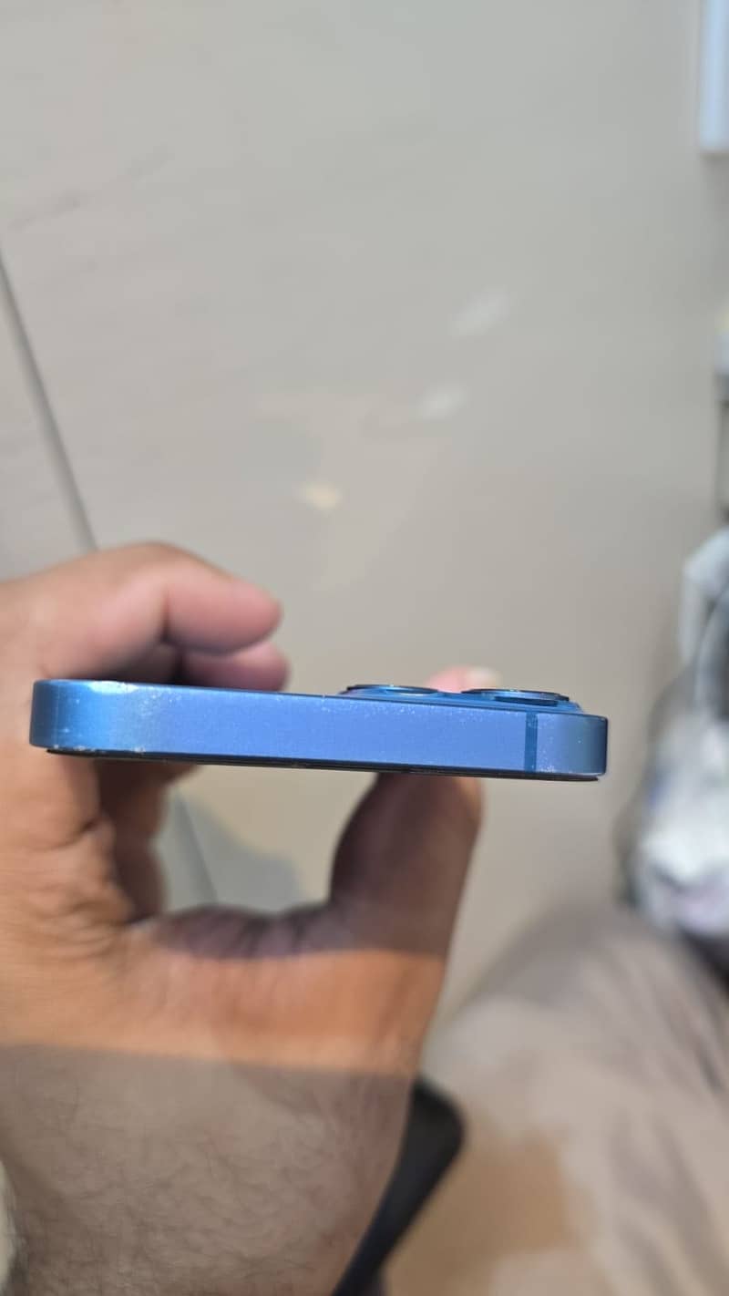 Apple iPhone 13 3
