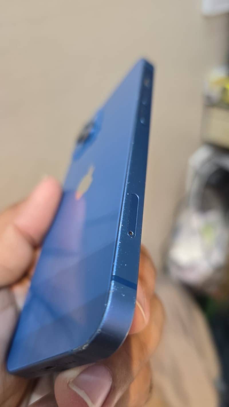 Apple iPhone 13 4