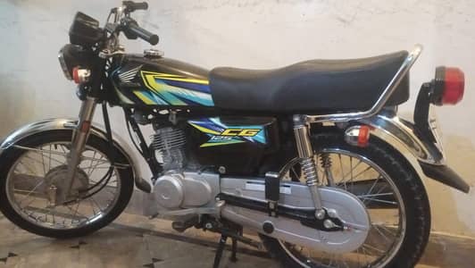 **Honda CG 125 2025/2026 Model – Black | Like New Condition**