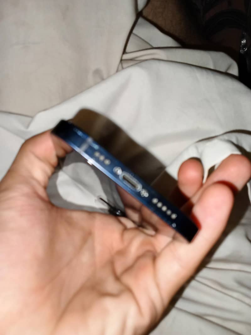 Apple iPhone 12 2