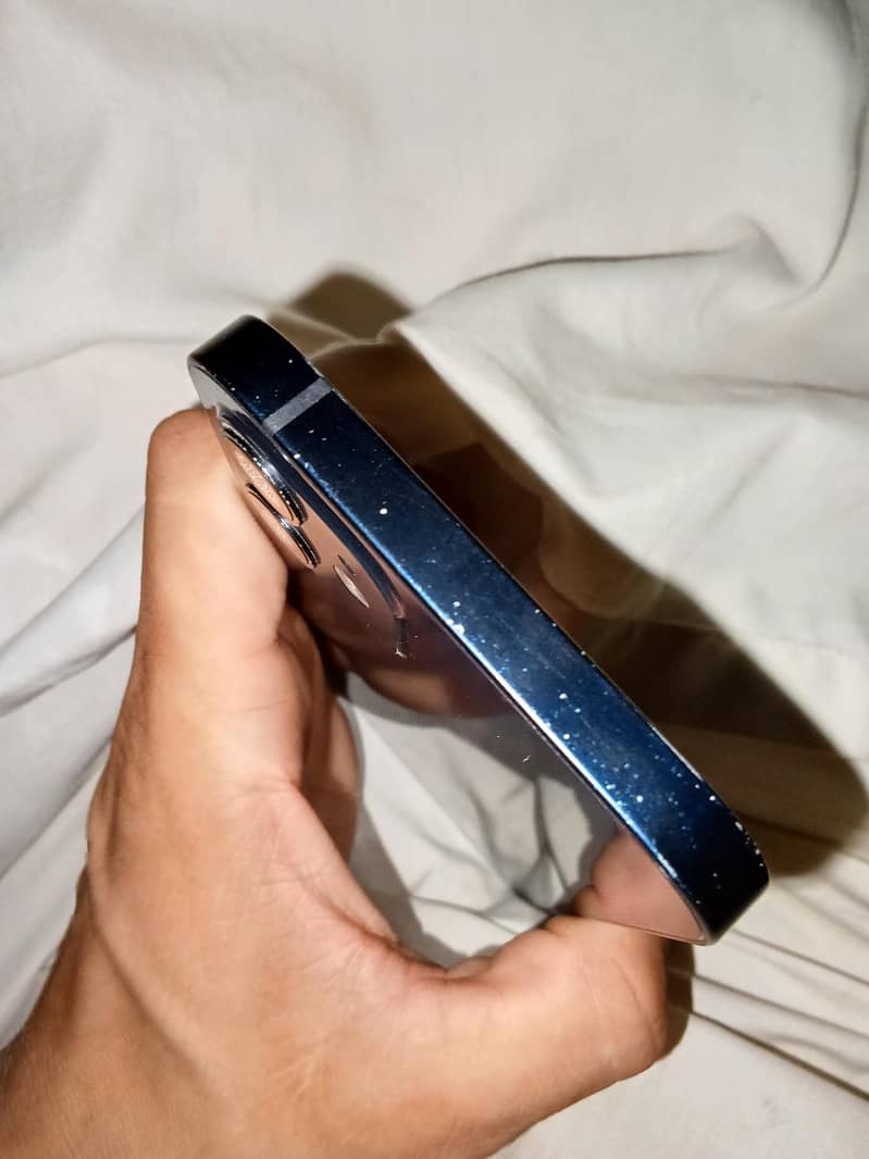 Apple iPhone 12 3