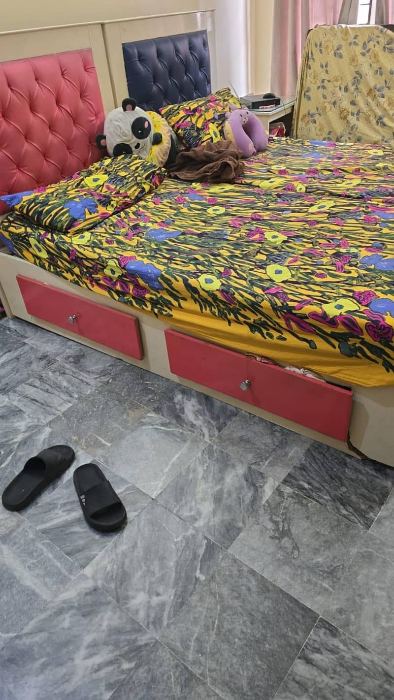 2 Single Beds 0